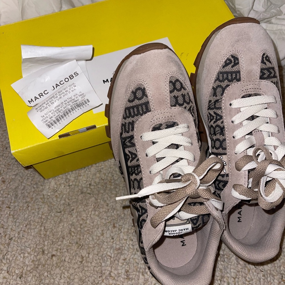 Marc Jacobs Beige and Black Women's Sneakers - Picture 6 of 7